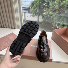 G0286代购级独家上新Miu Miu2026真皮乐福鞋Zp开发 手工羊皮平底拖鞋秒杀市面版本Miu真的太少女奶呼呼的超 G0286代购级独家上新Miu Miu2026真皮乐福鞋Zp开发 手工羊皮平底拖鞋秒杀市面版本Miu真的太少女奶呼呼的超