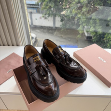 G0286代购级独家上新Miu Miu2026真皮乐福鞋Zp开发 手工羊皮平底拖鞋秒杀市面版本Miu真的太少女奶呼呼的超 G0286代购级独家上新Miu Miu2026真皮乐福鞋Zp开发 手工羊皮平底拖鞋秒杀市面版本Miu真的太少女奶呼呼的超