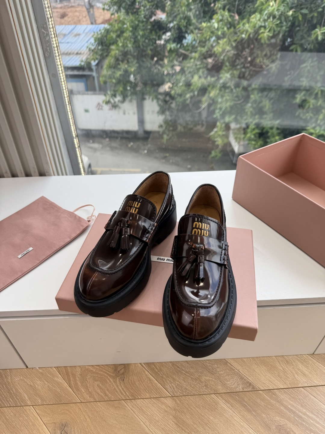 G0286代购级独家上新Miu Miu2026真皮乐福鞋Zp开发 手工羊皮平底拖鞋秒杀市面版本Miu真的太少女奶呼呼的超 G0286代购级独家上新Miu Miu2026真皮乐福鞋Zp开发 手工羊皮平底拖鞋秒杀市面版本Miu真的太少女奶呼呼的超