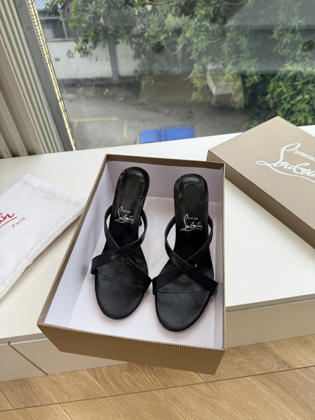 G277Christian Louboutin红底鞋单鞋 选到了颜色真好看呀[色色R]MyTheresa上现在居然 最后