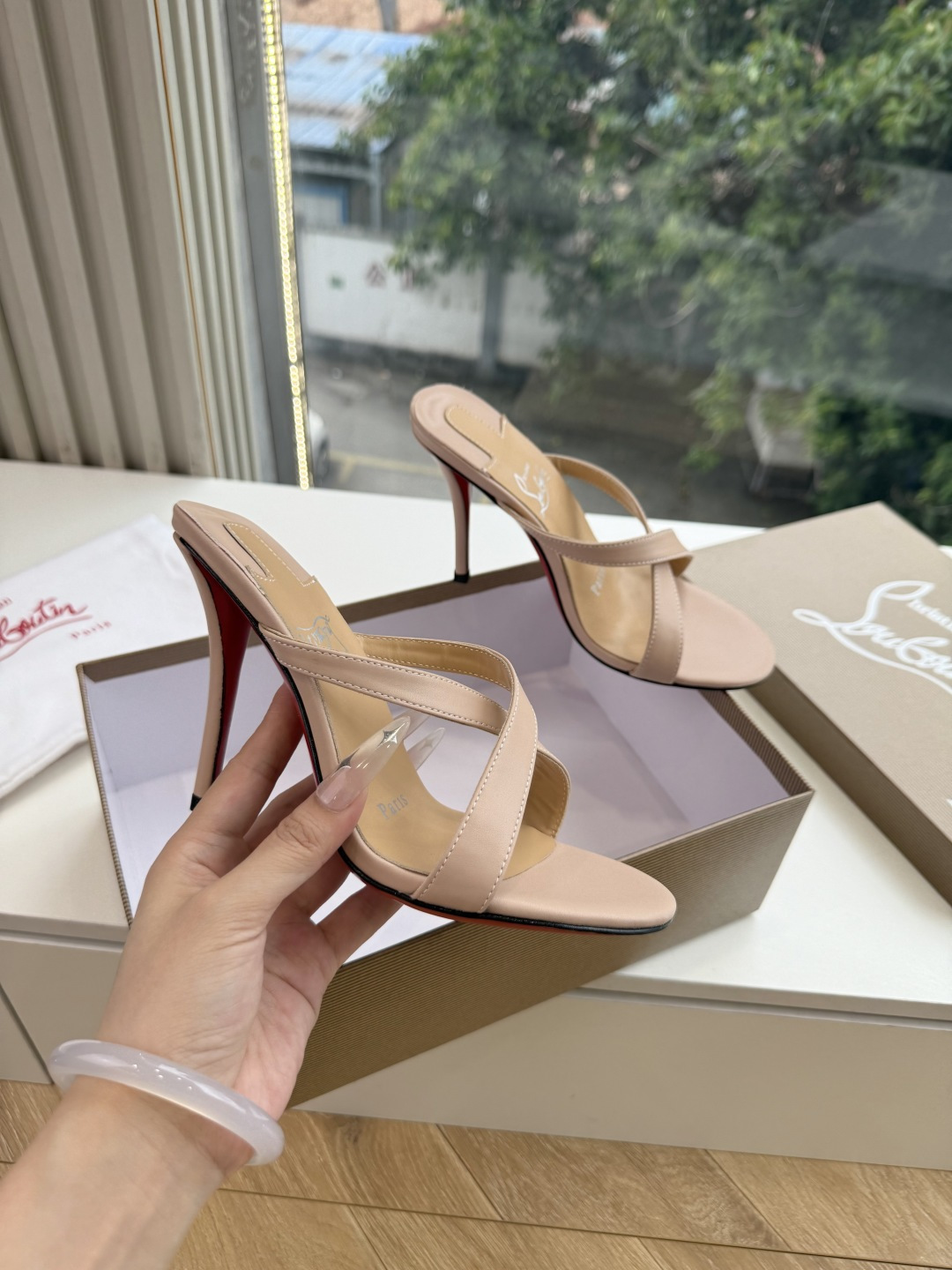 G277Christian Louboutin红底鞋单鞋 选到了颜色真好看呀[色色R]MyTheresa上现在居然 最后