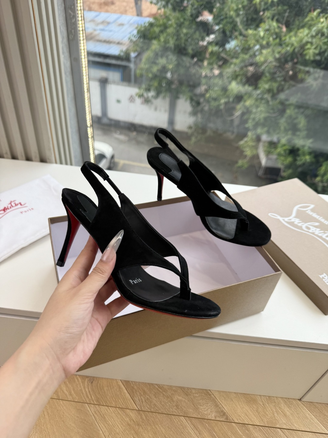 G277Christian Louboutin红底鞋单鞋 选到了颜色真好看呀[色色R]MyTheresa上现在居然 最后