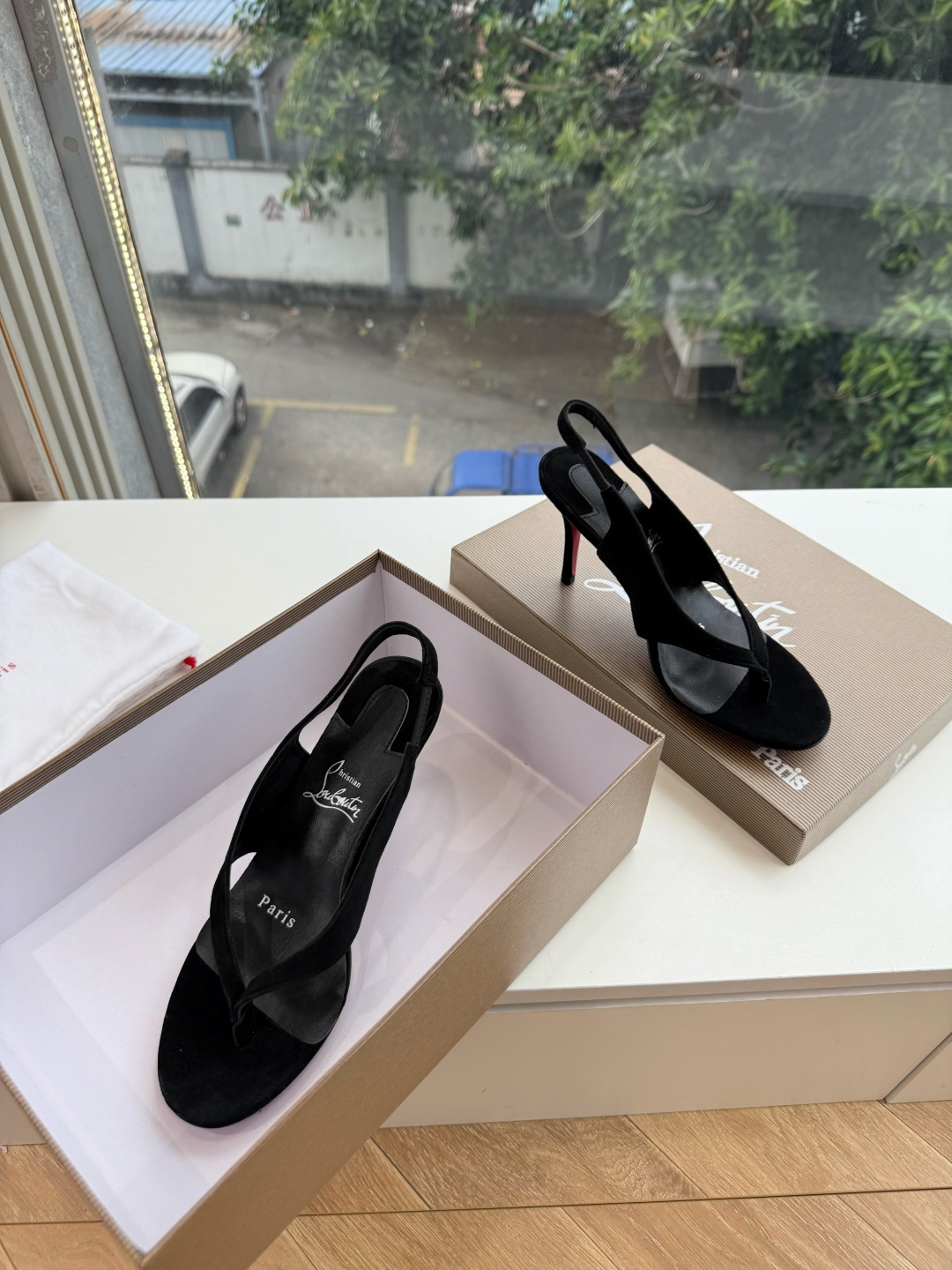G277Christian Louboutin红底鞋单鞋 选到了颜色真好看呀[色色R]MyTheresa上现在居然 最后