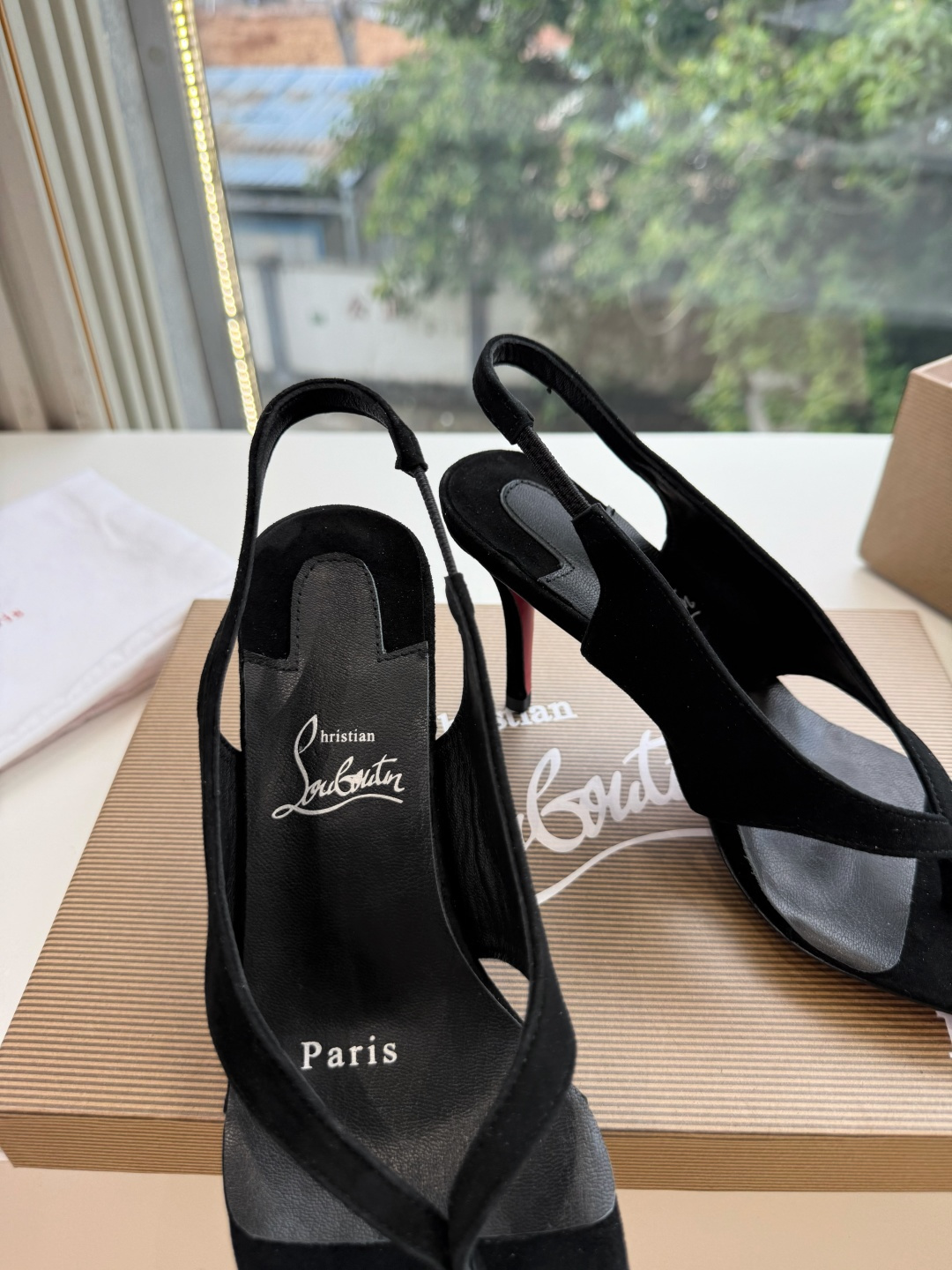 G277Christian Louboutin红底鞋单鞋 选到了颜色真好看呀[色色R]MyTheresa上现在居然 最后