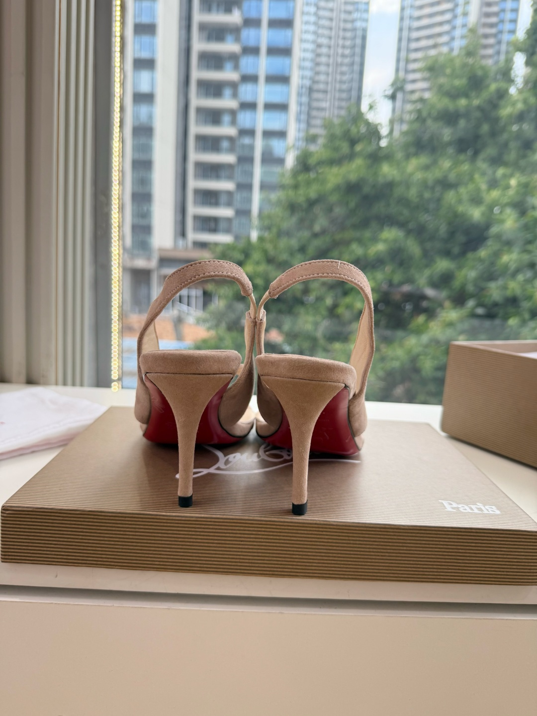 G277Christian Louboutin红底鞋单鞋 选到了颜色真好看呀[色色R]MyTheresa上现在居然 最后