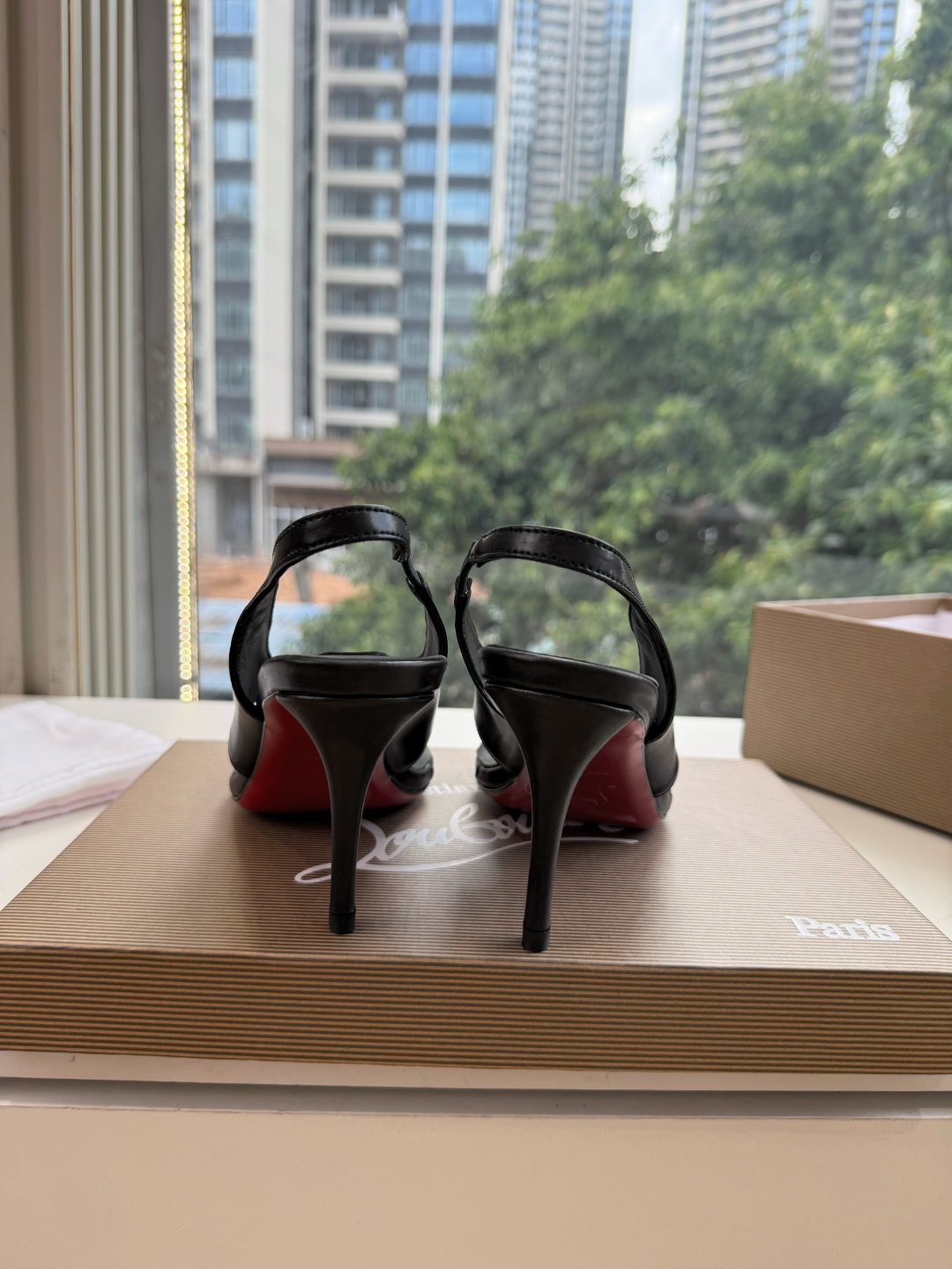 G277Christian Louboutin红底鞋单鞋 选到了颜色真好看呀[色色R]MyTheresa上现在居然 最后