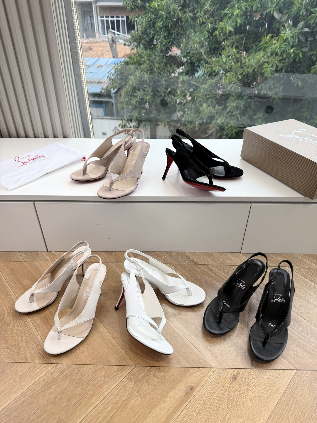 G277Christian Louboutin红底鞋单鞋 选到了颜色真好看呀[色色R]MyTheresa上现在居然 最后