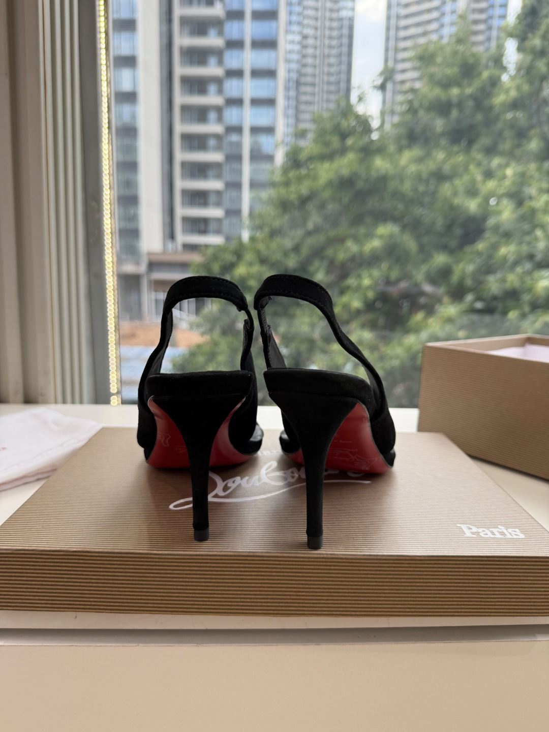 G277Christian Louboutin红底鞋单鞋 选到了颜色真好看呀[色色R]MyTheresa上现在居然 最后