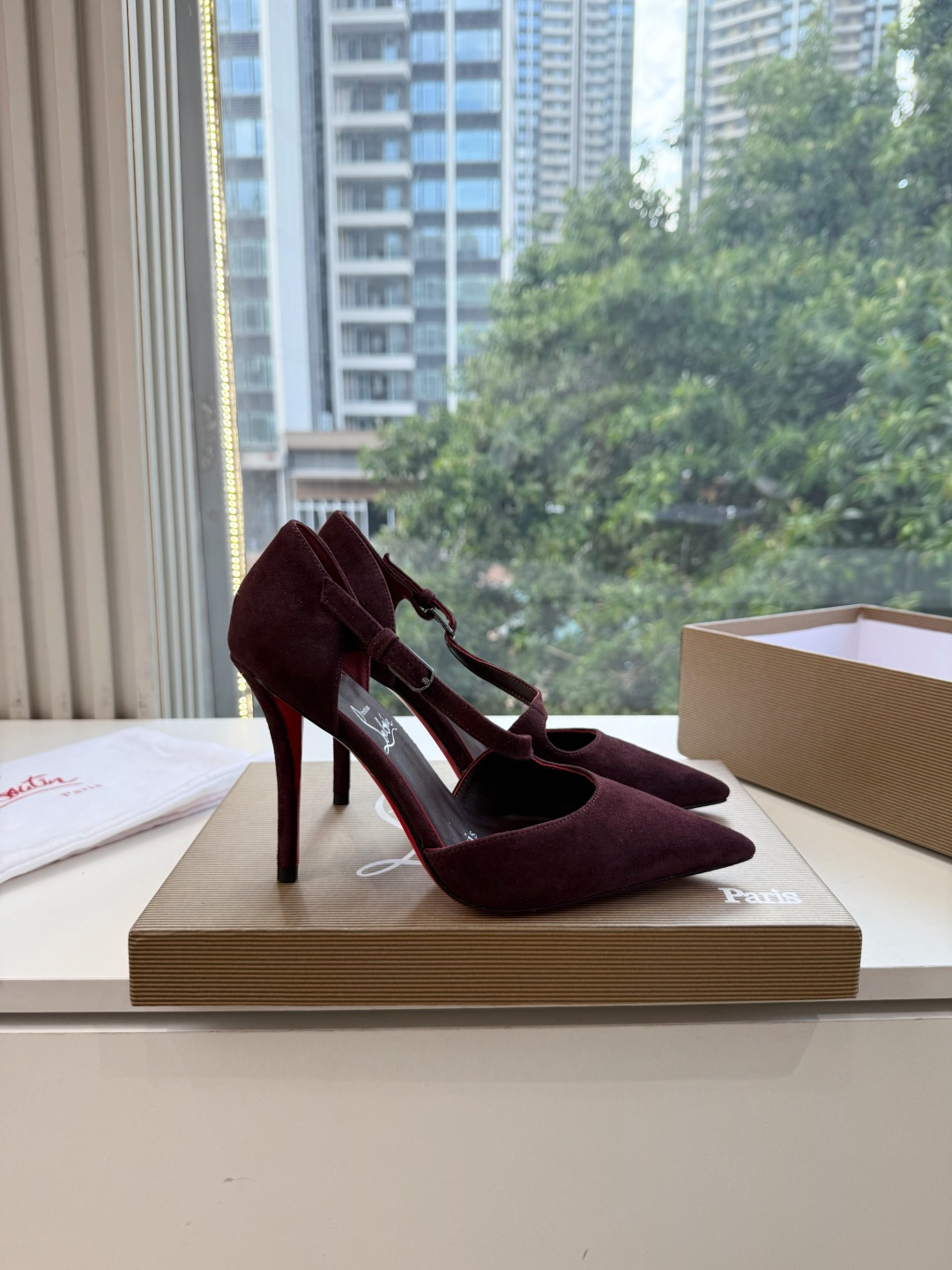 G277Christian Louboutin红底鞋单鞋 选到了颜色真好看呀[色色R]MyTheresa上现在居然 最后
