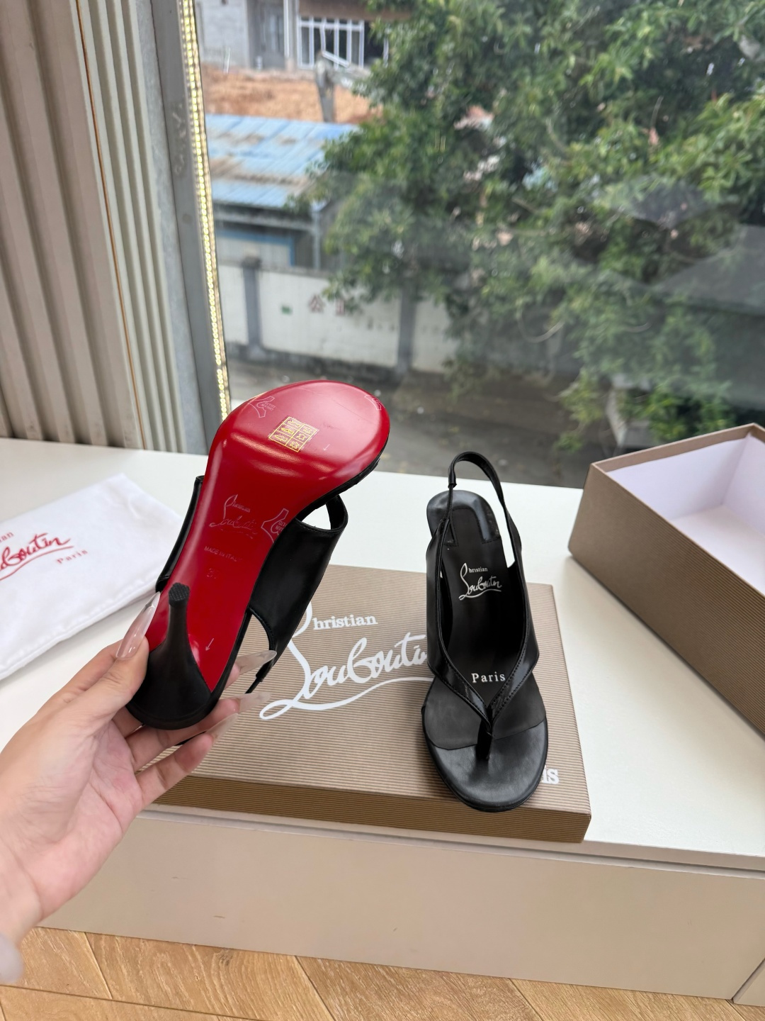 G277Christian Louboutin红底鞋单鞋 选到了颜色真好看呀[色色R]MyTheresa上现在居然 最后