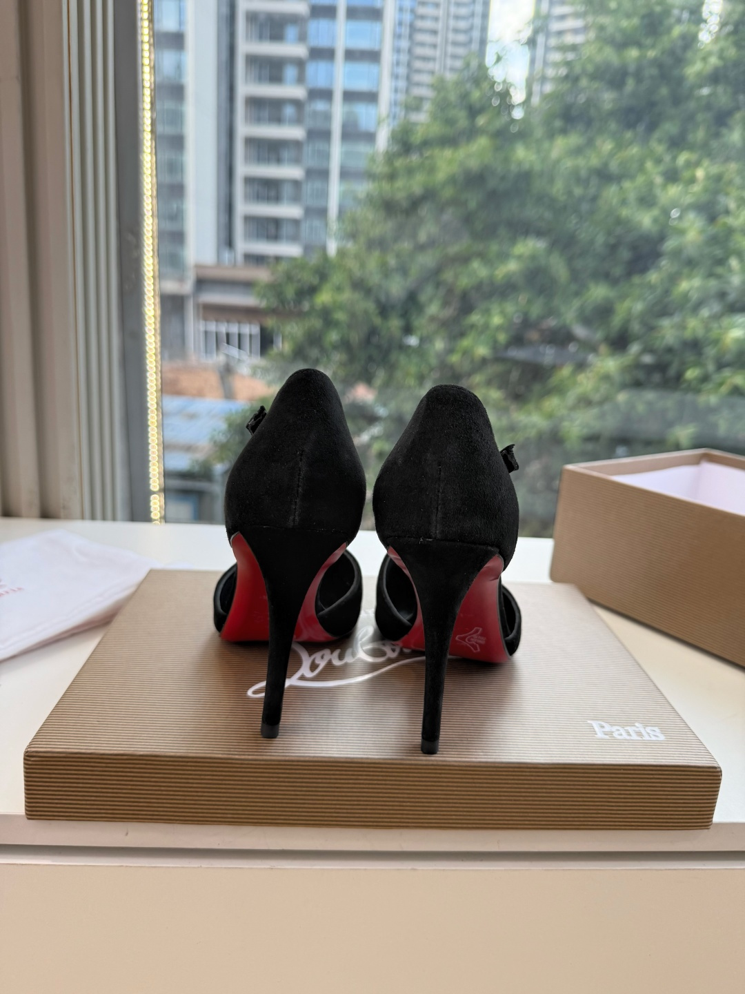 G277Christian Louboutin红底鞋单鞋 选到了颜色真好看呀[色色R]MyTheresa上现在居然 最后