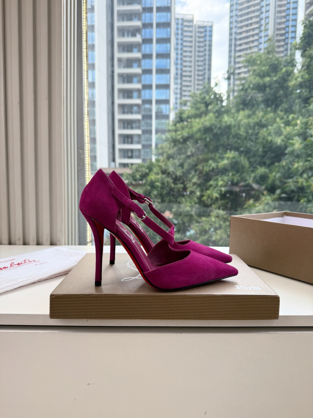 G277Christian Louboutin红底鞋单鞋 选到了颜色真好看呀[色色R]MyTheresa上现在居然 最后