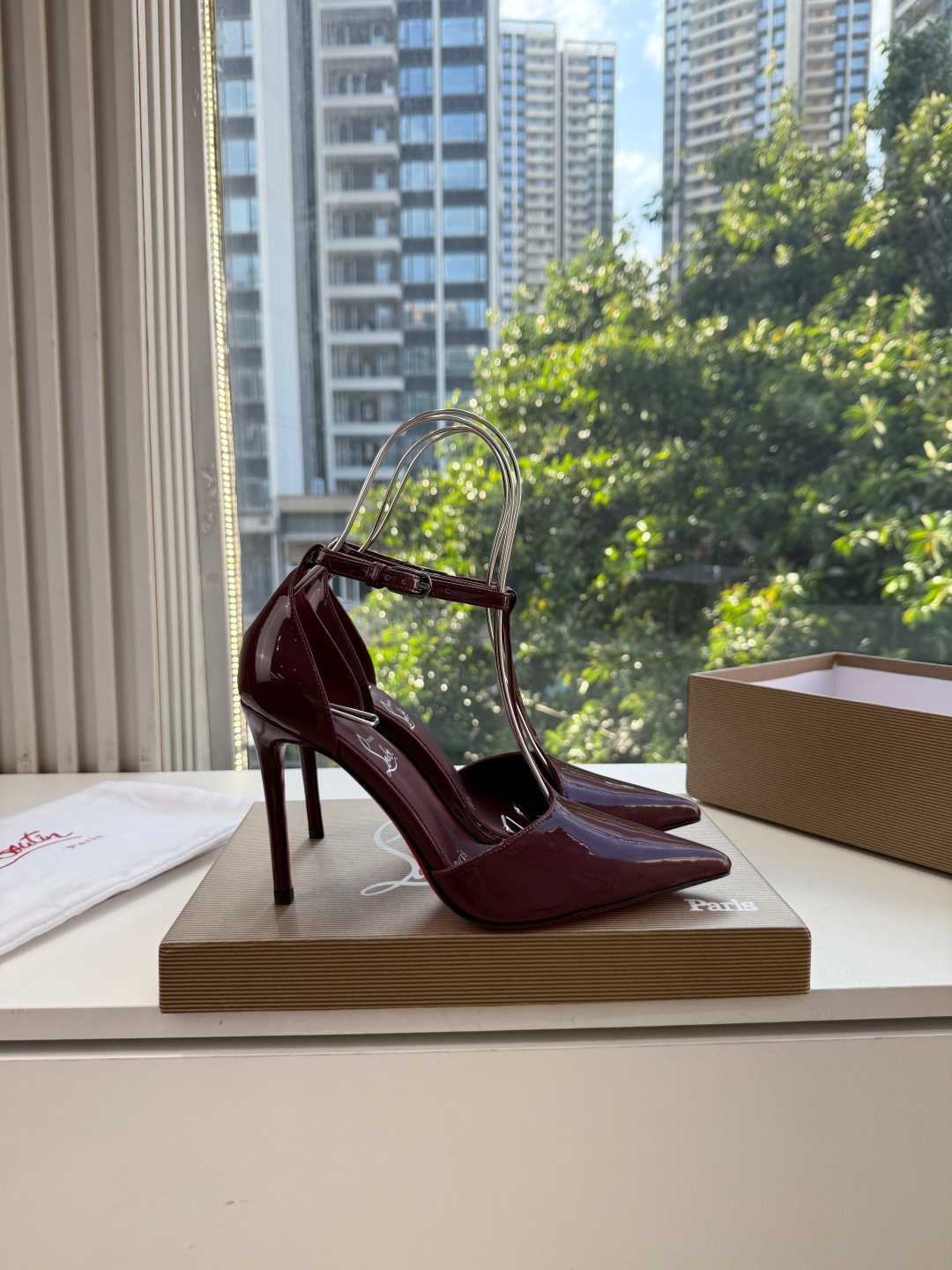 G277Christian Louboutin红底鞋单鞋 选到了颜色真好看呀[色色R]MyTheresa上现在居然 最后