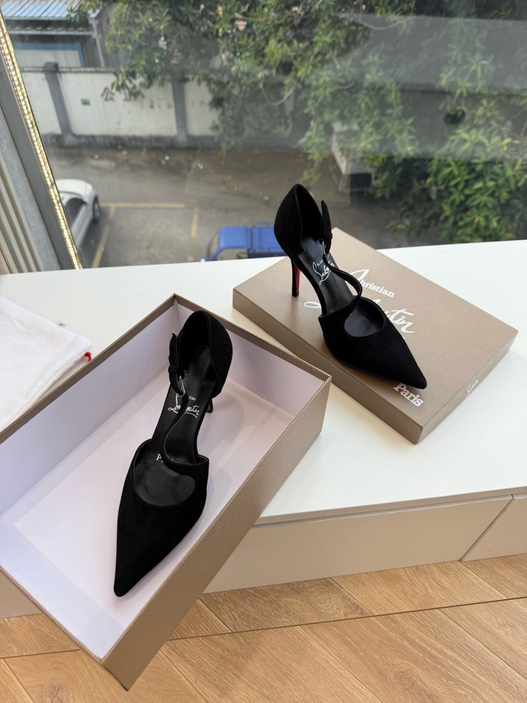 G277Christian Louboutin红底鞋单鞋 选到了颜色真好看呀[色色R]MyTheresa上现在居然 最后