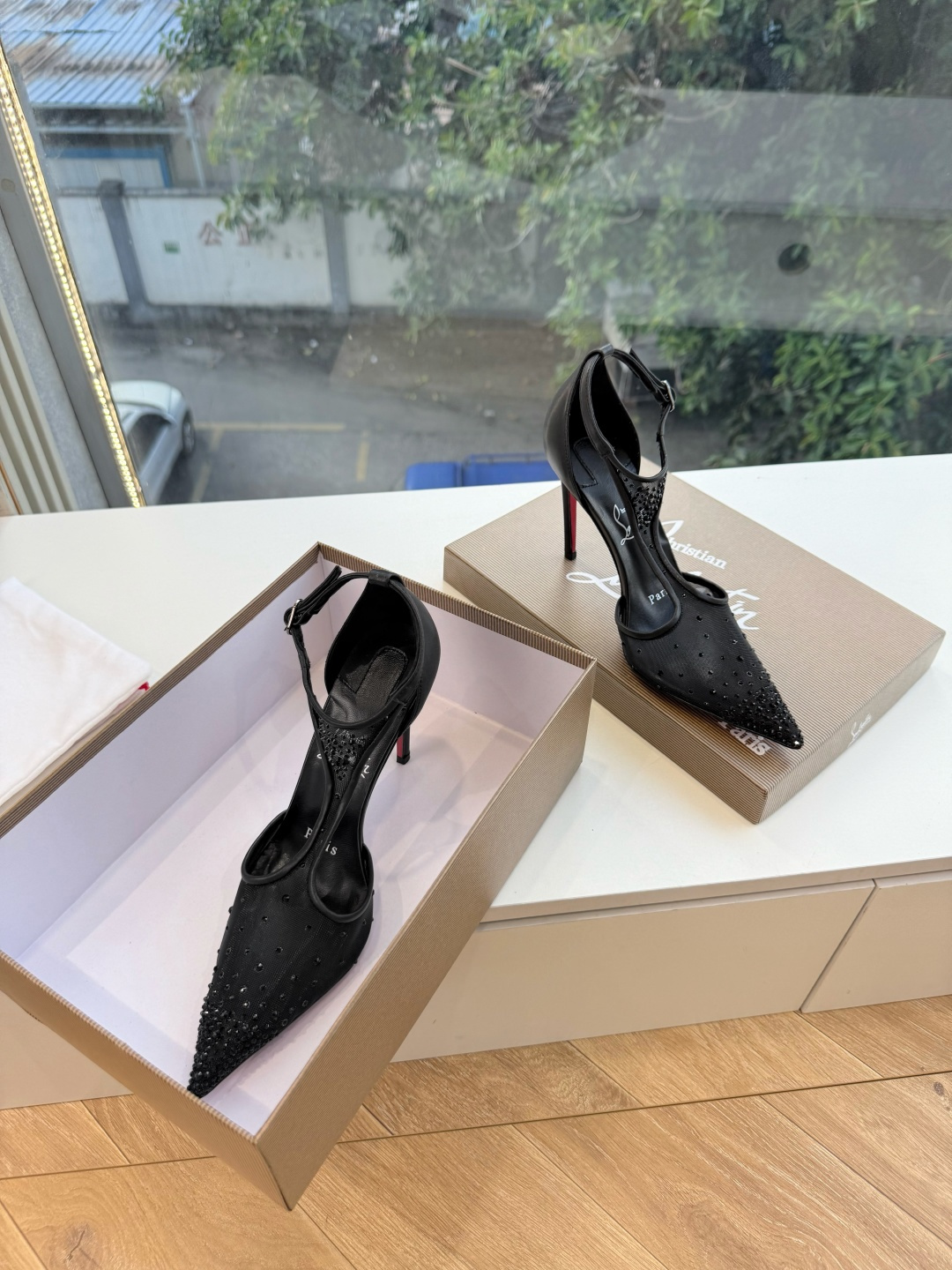 G277Christian Louboutin红底鞋单鞋 选到了颜色真好看呀[色色R]MyTheresa上现在居然 最后