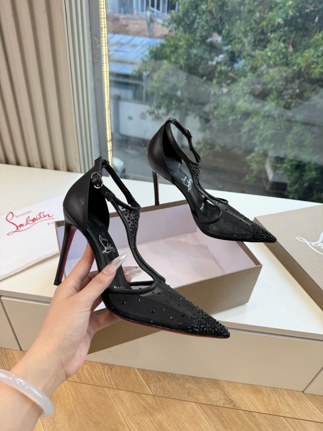G277Christian Louboutin红底鞋单鞋 选到了颜色真好看呀[色色R]MyTheresa上现在居然 最后