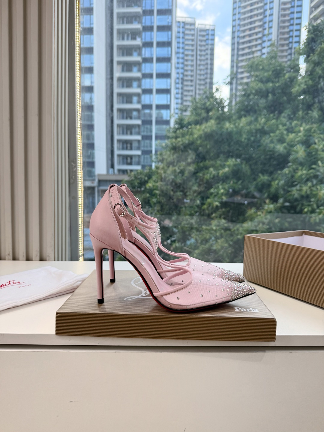 G277Christian Louboutin红底鞋单鞋 选到了颜色真好看呀[色色R]MyTheresa上现在居然 最后