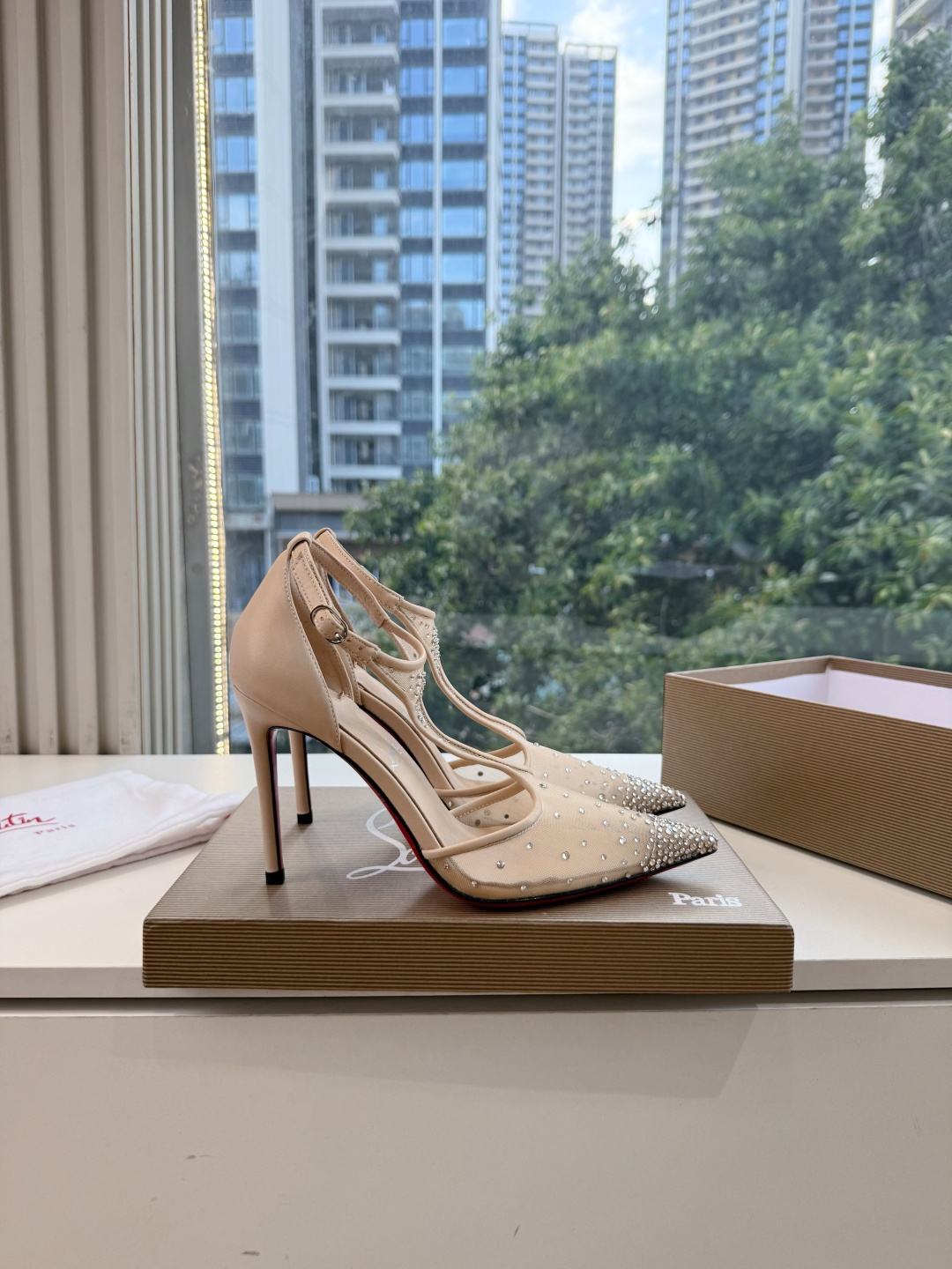 G277Christian Louboutin红底鞋单鞋 选到了颜色真好看呀[色色R]MyTheresa上现在居然 最后