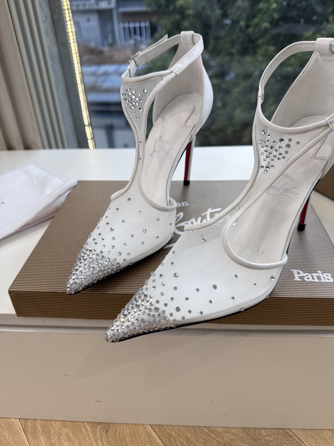 G277Christian Louboutin红底鞋单鞋 选到了颜色真好看呀[色色R]MyTheresa上现在居然 最后