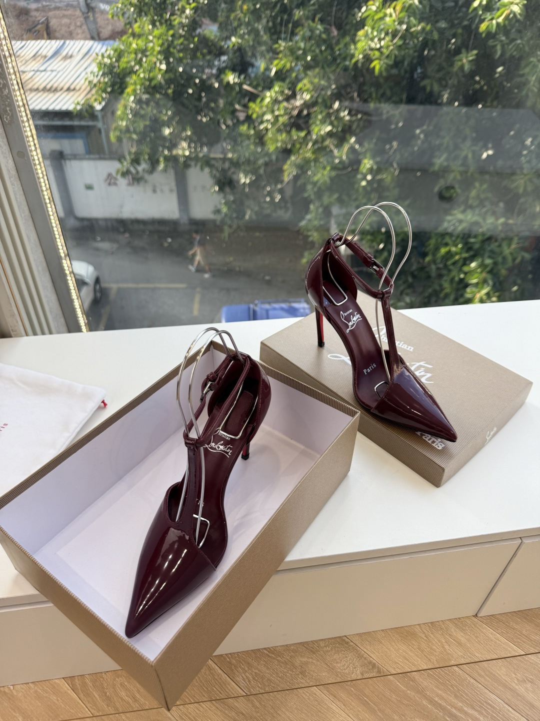 G277Christian Louboutin红底鞋单鞋 选到了颜色真好看呀[色色R]MyTheresa上现在居然 最后