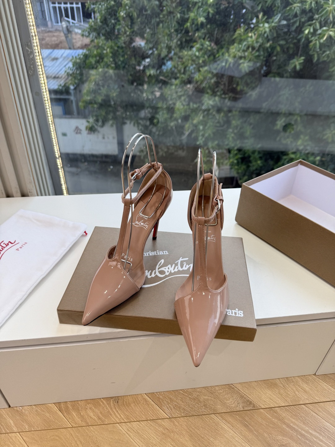 G277Christian Louboutin红底鞋单鞋 选到了颜色真好看呀[色色R]MyTheresa上现在居然 最后