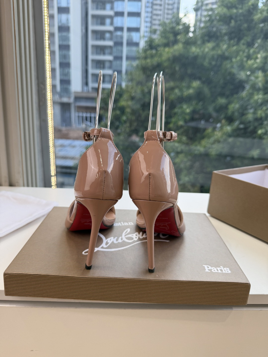 G277Christian Louboutin红底鞋单鞋 选到了颜色真好看呀[色色R]MyTheresa上现在居然 最后