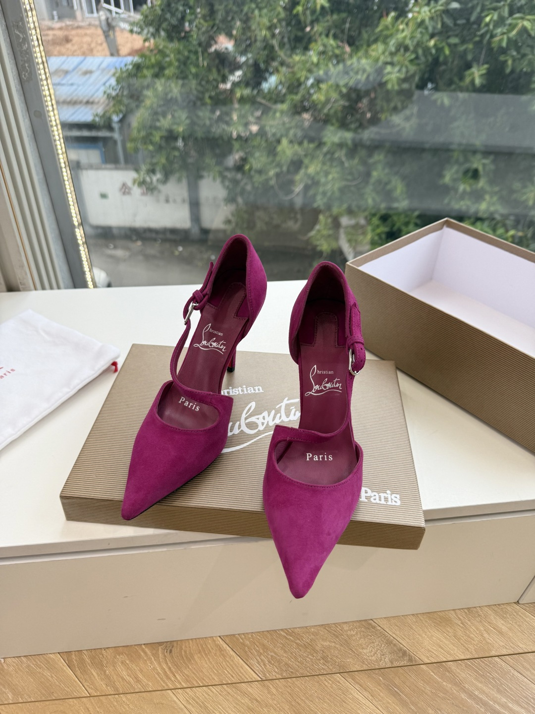 G277Christian Louboutin红底鞋单鞋 选到了颜色真好看呀[色色R]MyTheresa上现在居然 最后