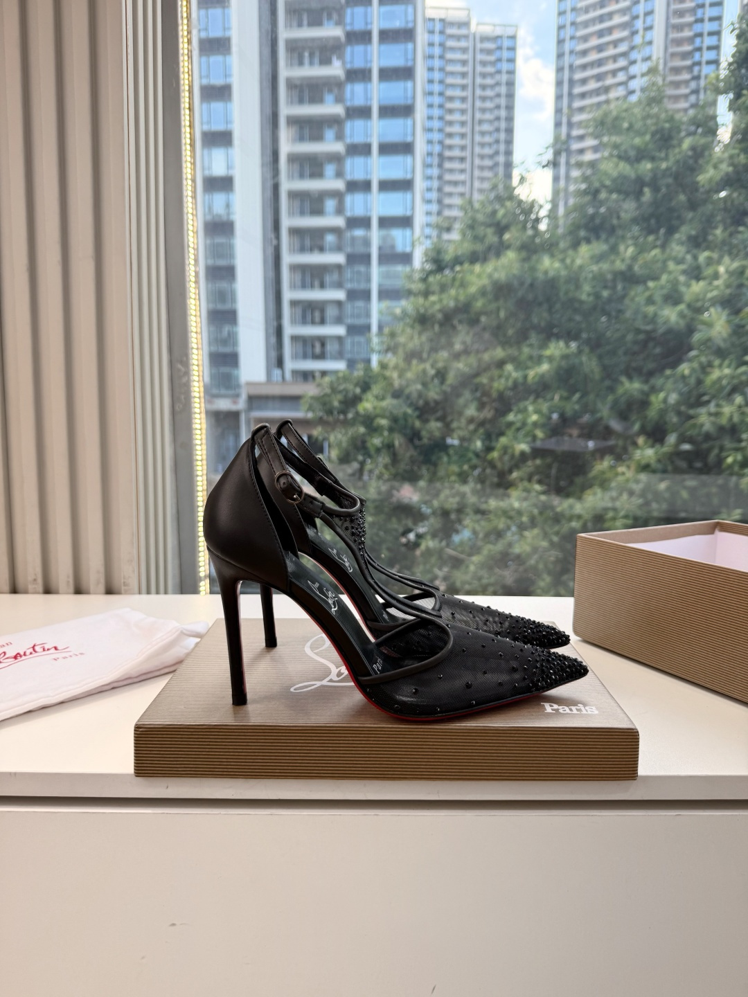 G277Christian Louboutin红底鞋单鞋 选到了颜色真好看呀[色色R]MyTheresa上现在居然 最后