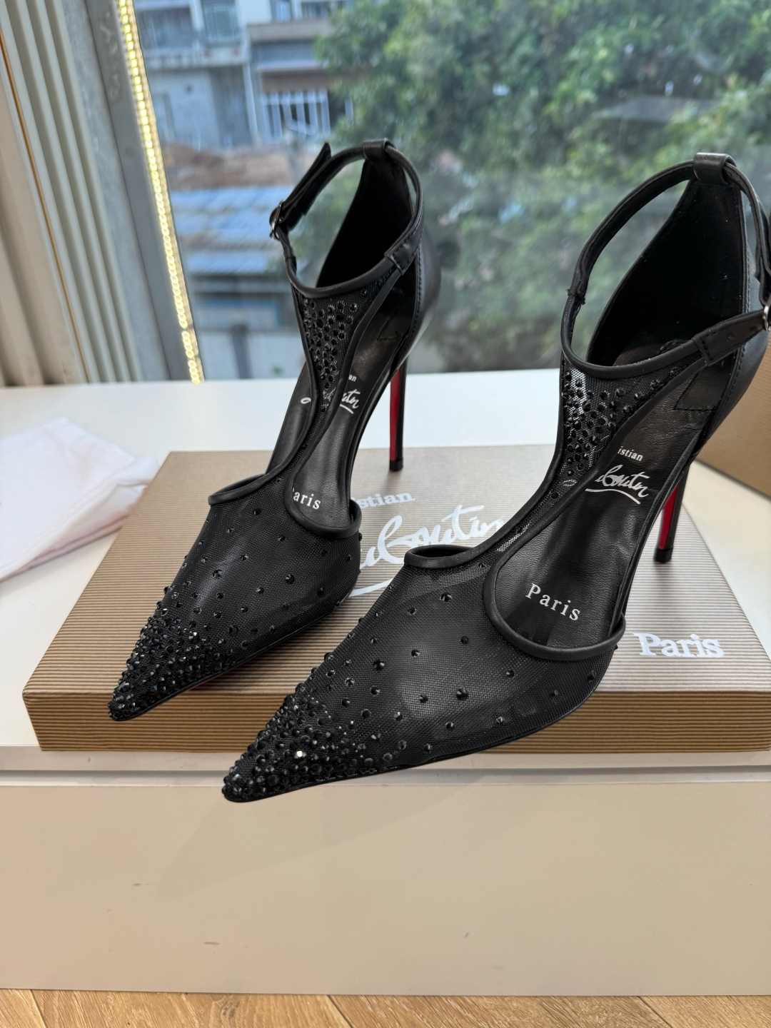 G277Christian Louboutin红底鞋单鞋 选到了颜色真好看呀[色色R]MyTheresa上现在居然 最后