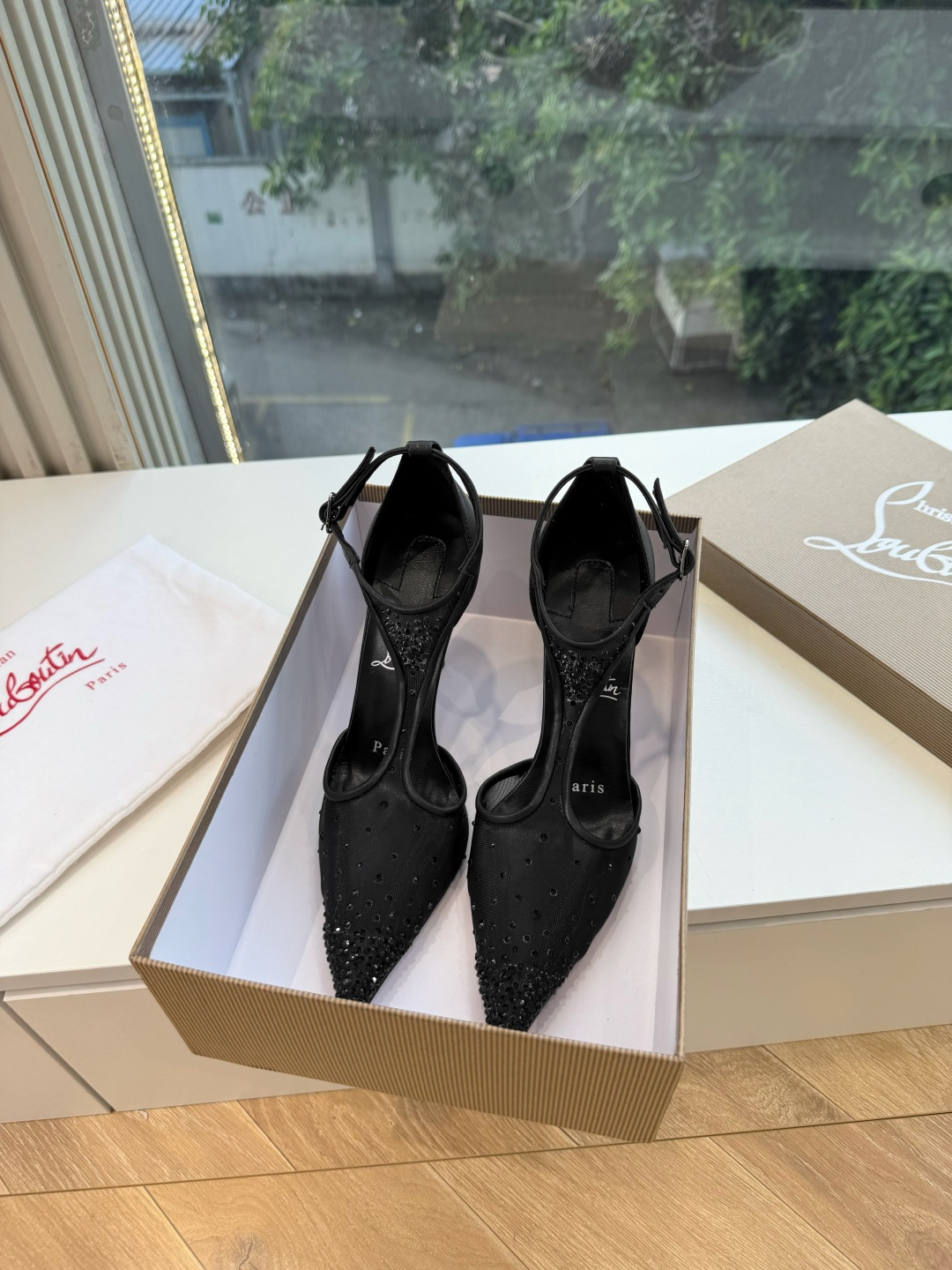 G277Christian Louboutin红底鞋单鞋 选到了颜色真好看呀[色色R]MyTheresa上现在居然 最后