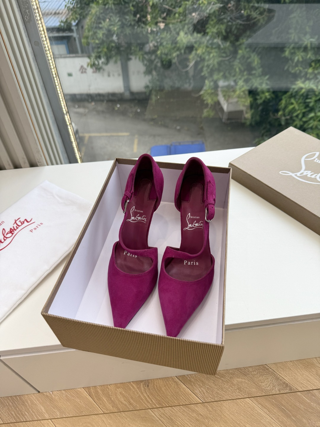 G277Christian Louboutin红底鞋单鞋 选到了颜色真好看呀[色色R]MyTheresa上现在居然 最后
