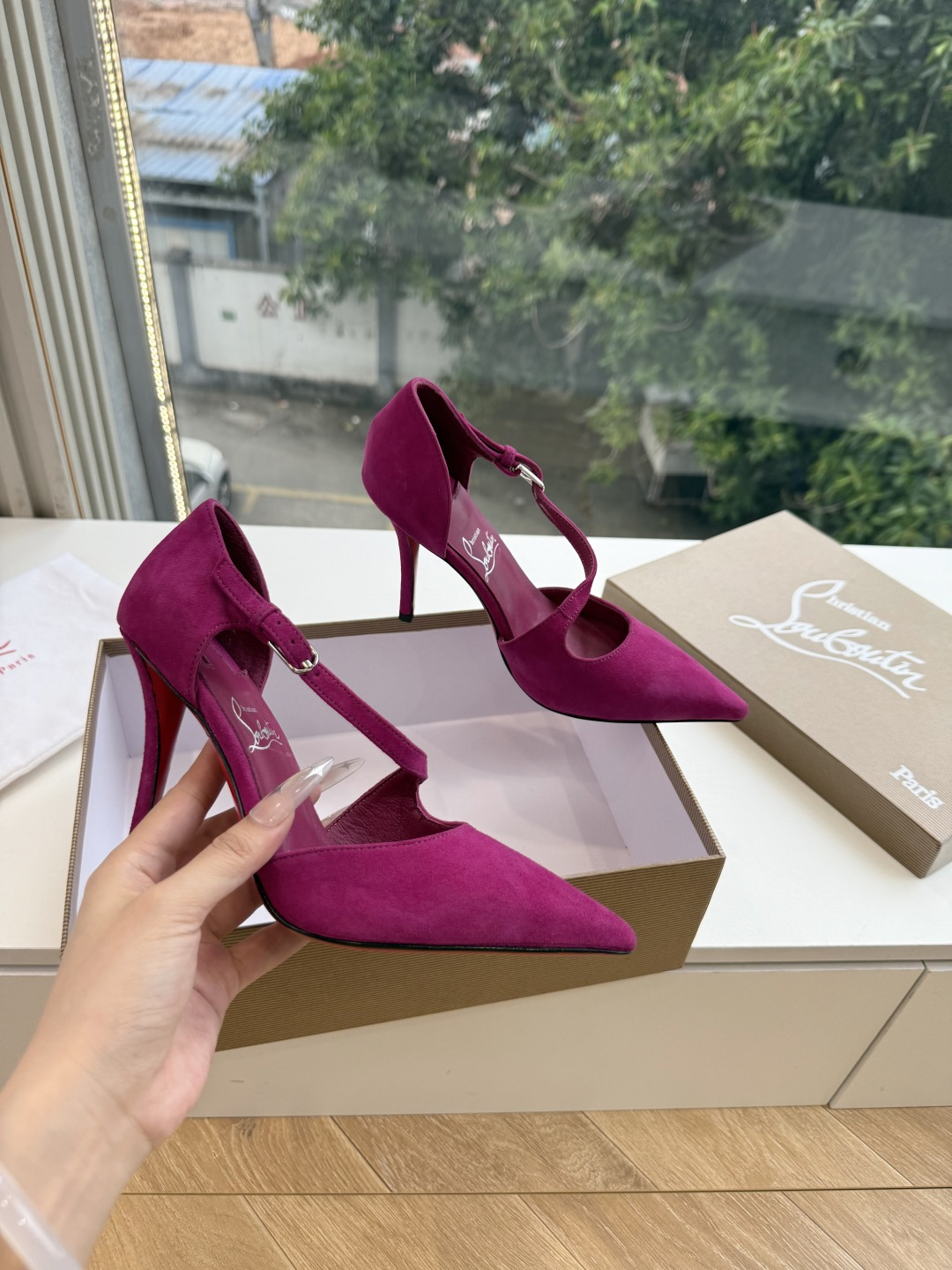 G277Christian Louboutin红底鞋单鞋 选到了颜色真好看呀[色色R]MyTheresa上现在居然 最后
