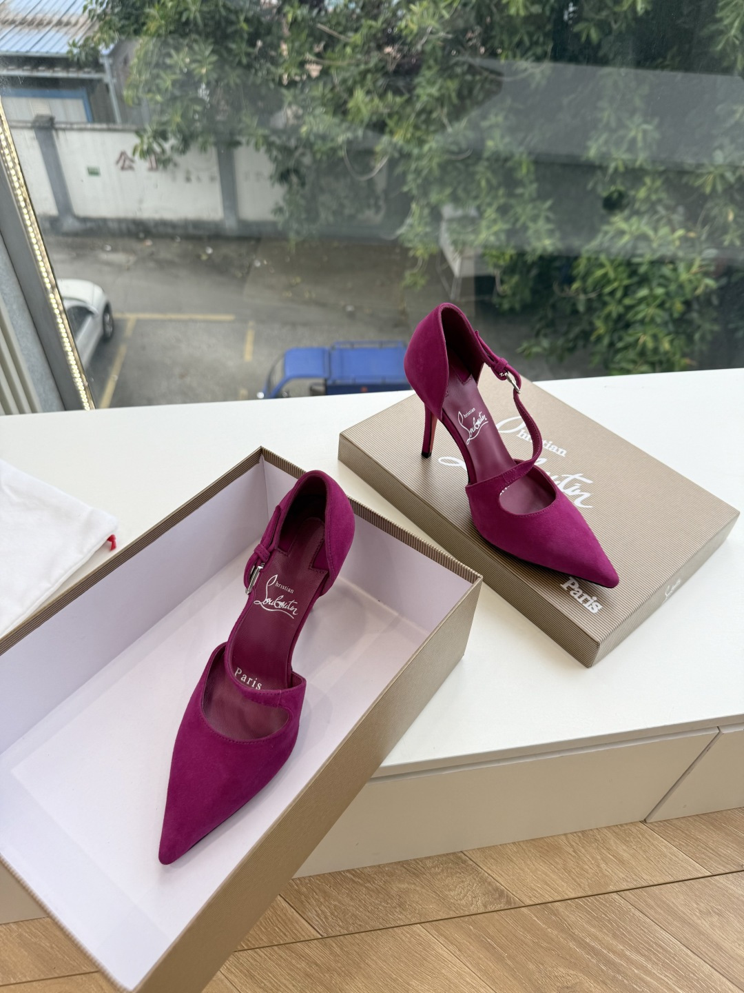 G277Christian Louboutin红底鞋单鞋 选到了颜色真好看呀[色色R]MyTheresa上现在居然 最后