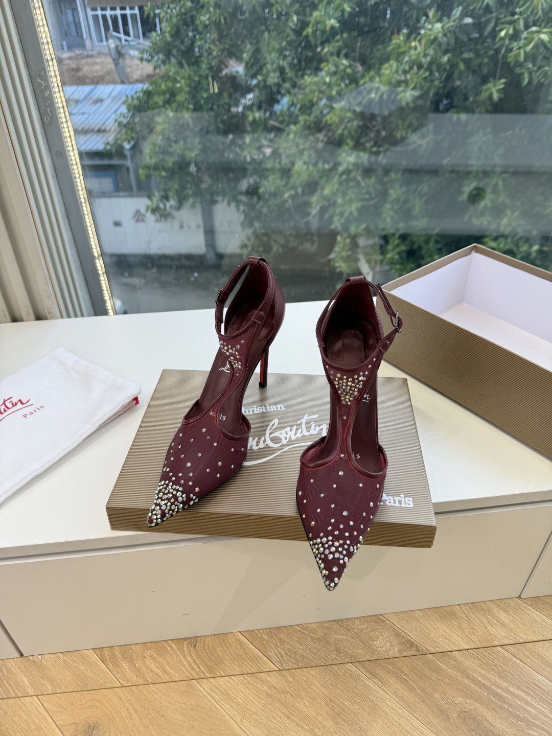 G277Christian Louboutin红底鞋单鞋 选到了颜色真好看呀[色色R]MyTheresa上现在居然 最后