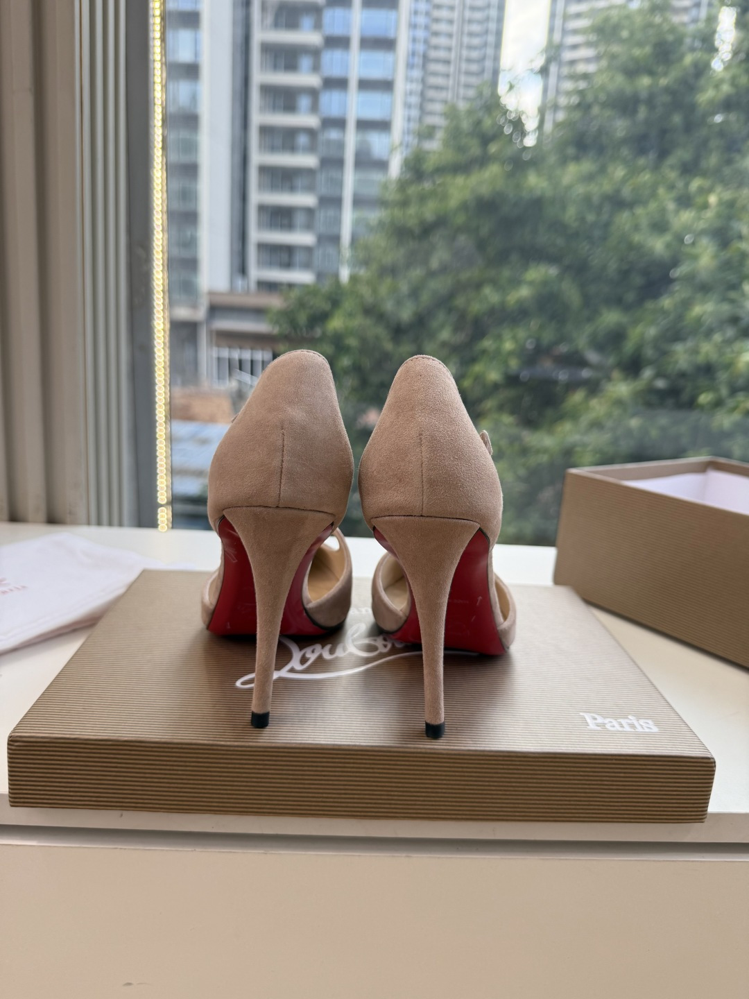 G277Christian Louboutin红底鞋单鞋 选到了颜色真好看呀[色色R]MyTheresa上现在居然 最后