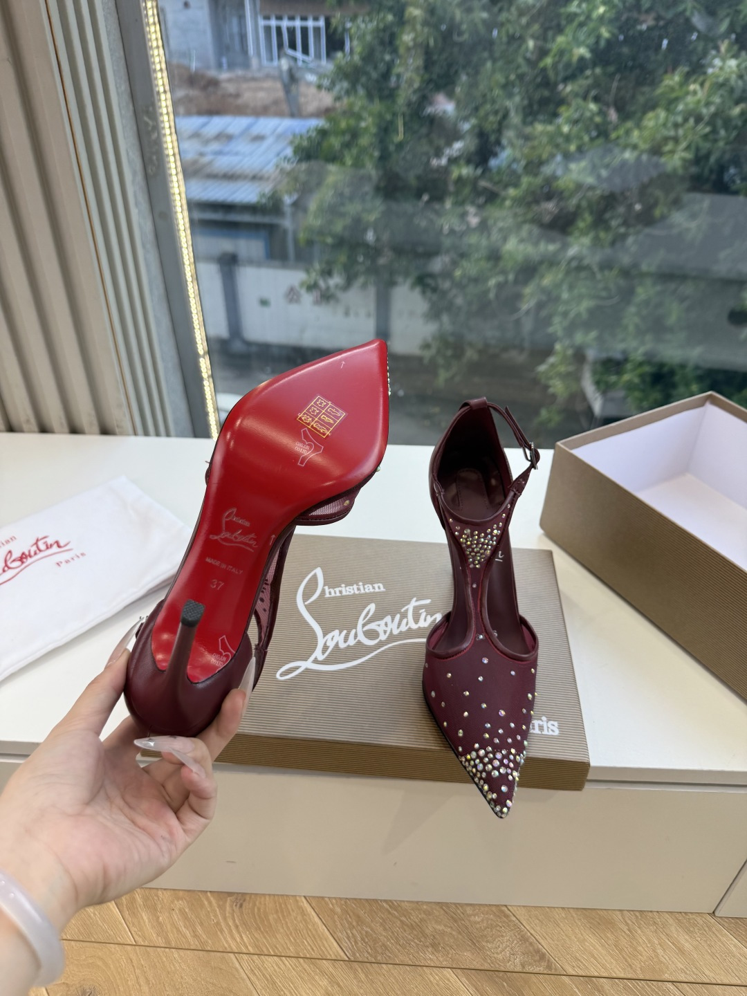 G277Christian Louboutin红底鞋单鞋 选到了颜色真好看呀[色色R]MyTheresa上现在居然 最后