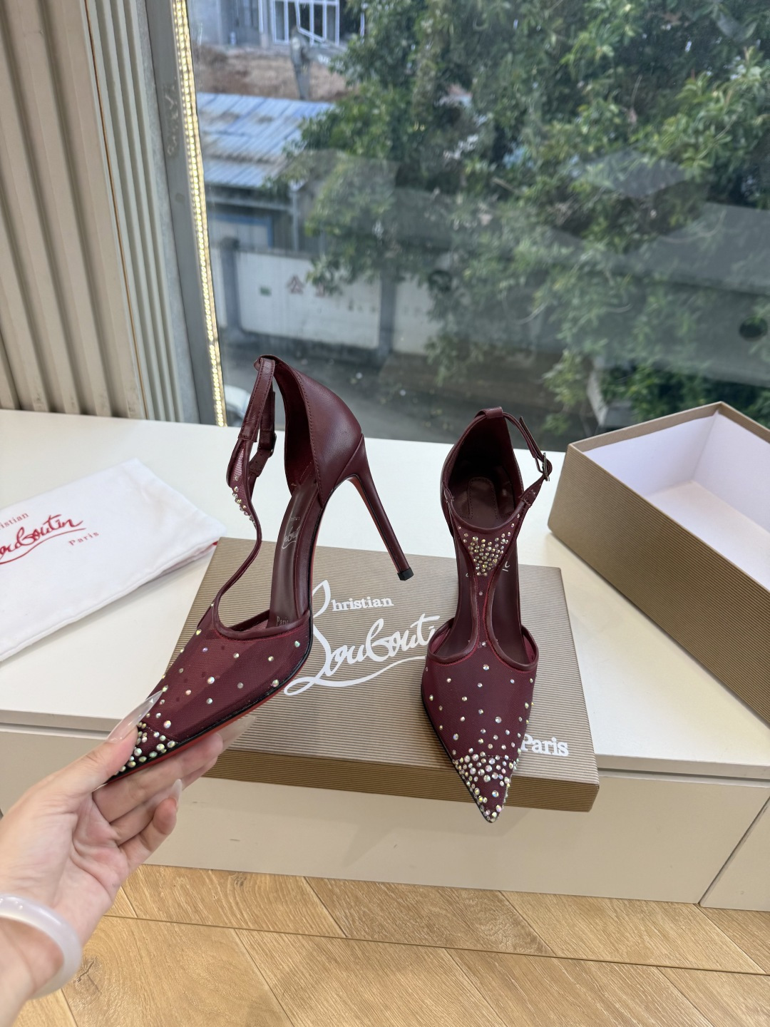 G277Christian Louboutin红底鞋单鞋 选到了颜色真好看呀[色色R]MyTheresa上现在居然 最后