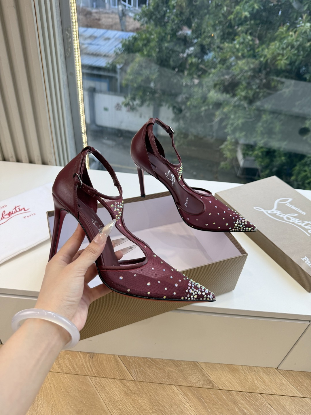 G277Christian Louboutin红底鞋单鞋 选到了颜色真好看呀[色色R]MyTheresa上现在居然 最后