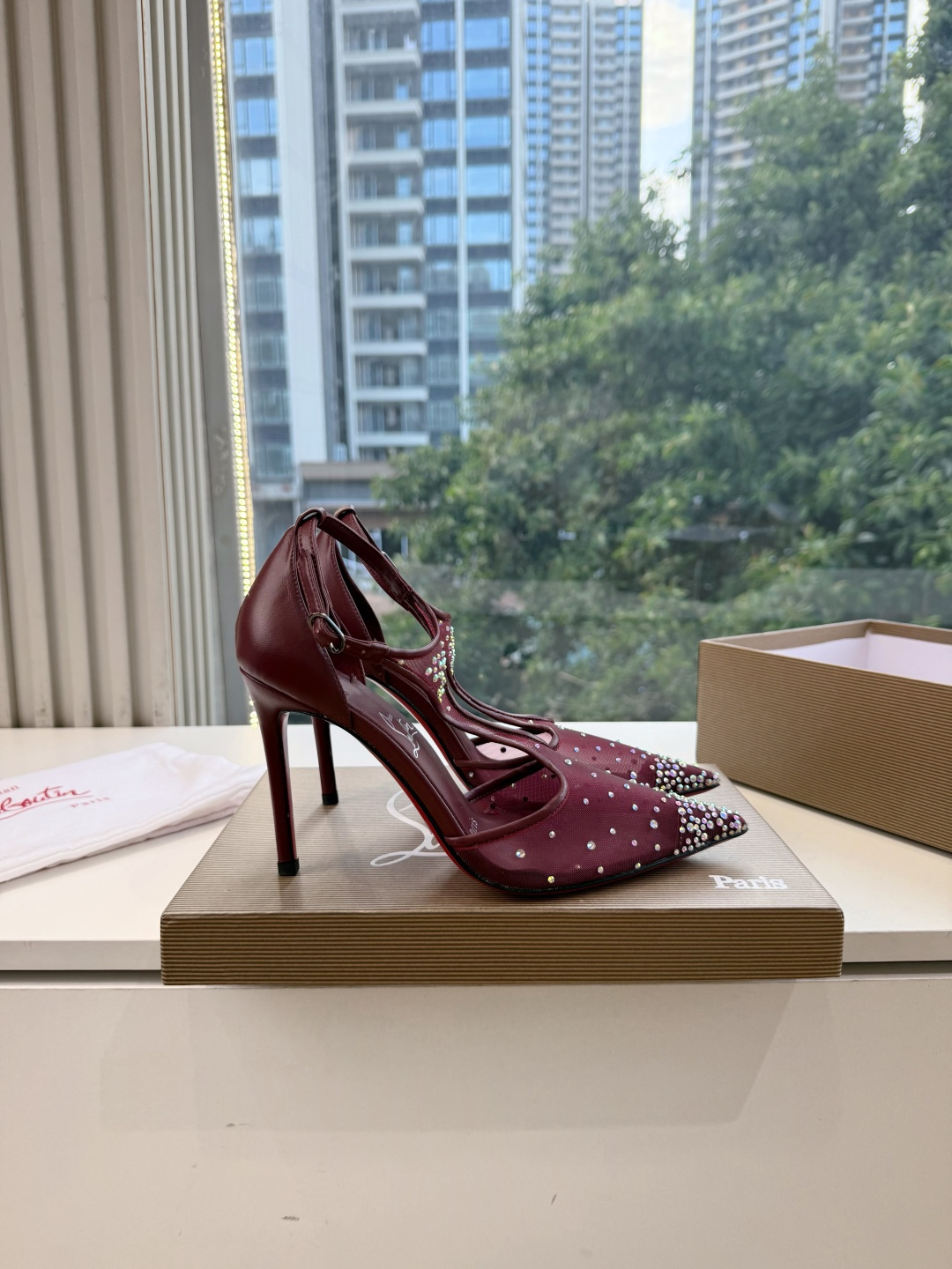 G277Christian Louboutin红底鞋单鞋 选到了颜色真好看呀[色色R]MyTheresa上现在居然 最后