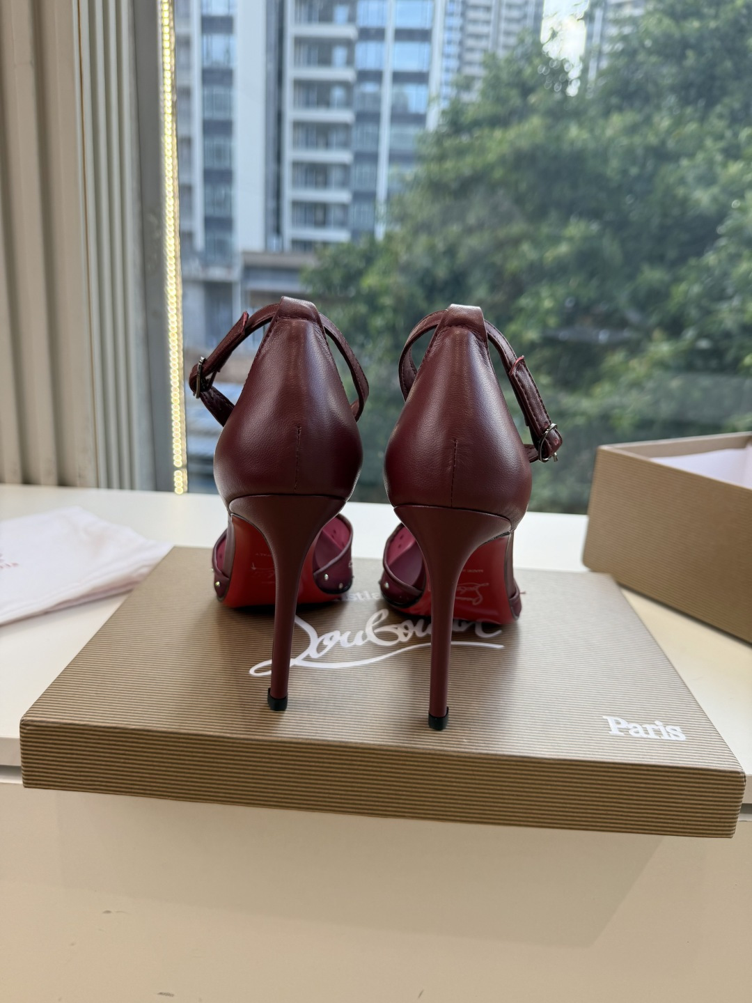 G277Christian Louboutin红底鞋单鞋 选到了颜色真好看呀[色色R]MyTheresa上现在居然 最后