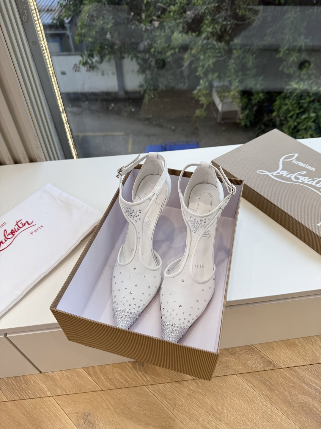 G277Christian Louboutin红底鞋单鞋 选到了颜色真好看呀[色色R]MyTheresa上现在居然 最后