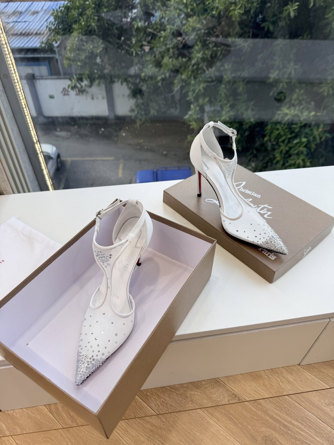 G277Christian Louboutin红底鞋单鞋 选到了颜色真好看呀[色色R]MyTheresa上现在居然 最后