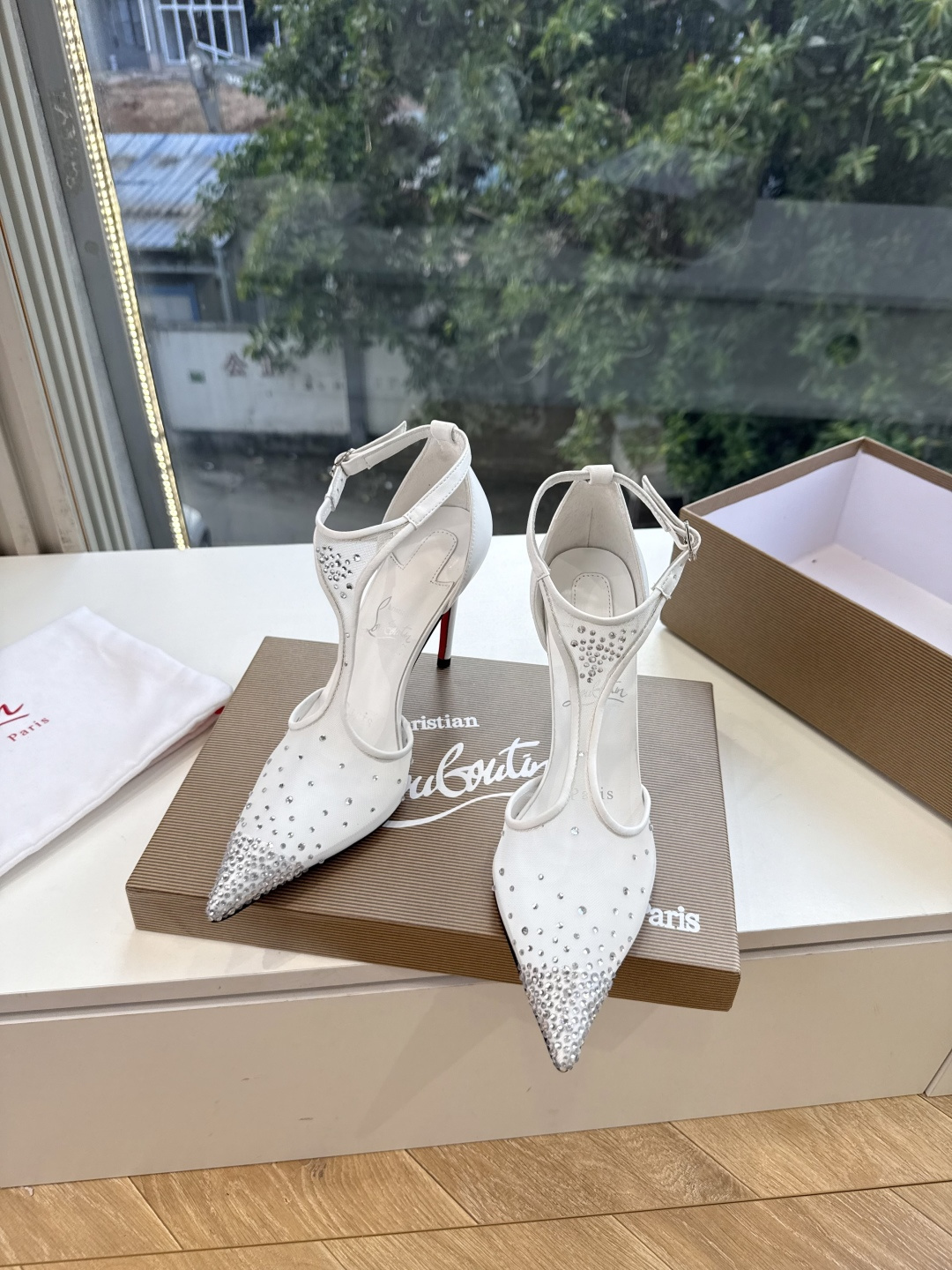 G277Christian Louboutin红底鞋单鞋 选到了颜色真好看呀[色色R]MyTheresa上现在居然 最后