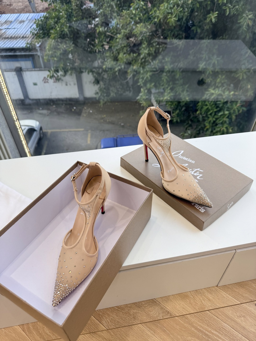 G277Christian Louboutin红底鞋单鞋 选到了颜色真好看呀[色色R]MyTheresa上现在居然 最后