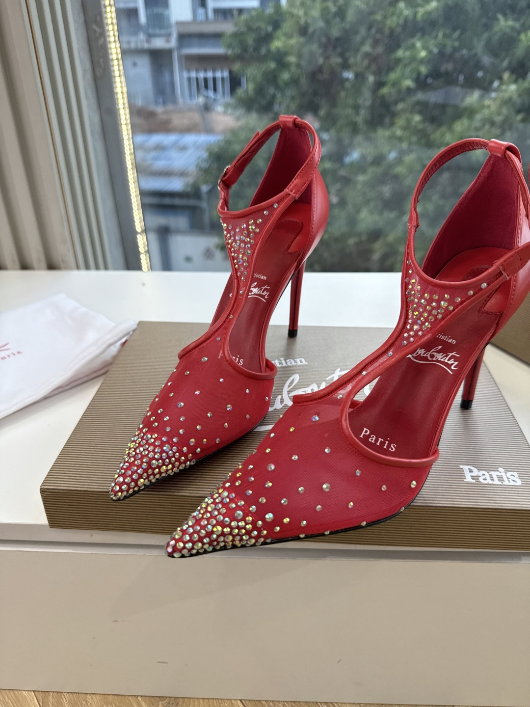 G277Christian Louboutin红底鞋单鞋 选到了颜色真好看呀[色色R]MyTheresa上现在居然 最后