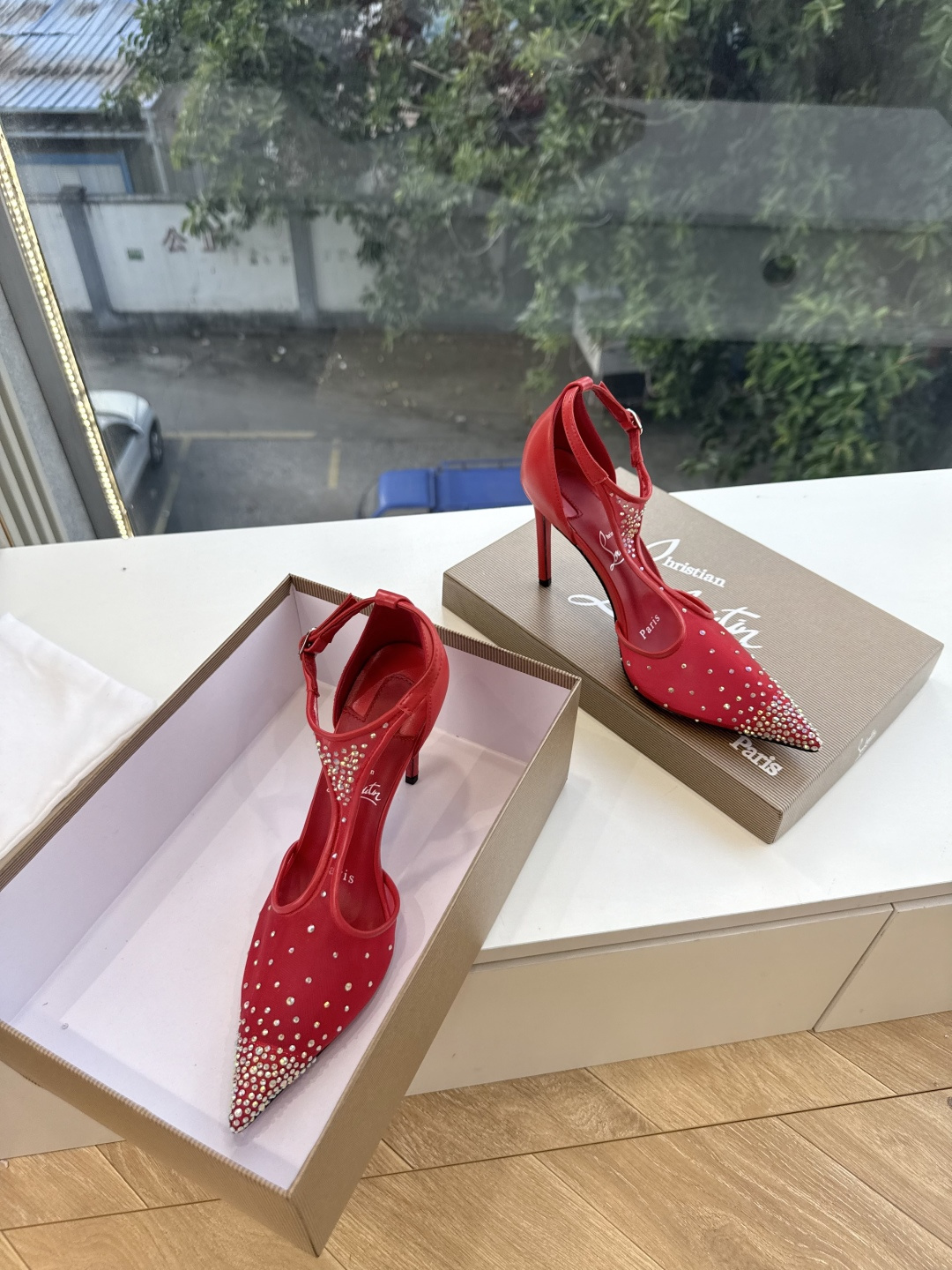 G277Christian Louboutin红底鞋单鞋 选到了颜色真好看呀[色色R]MyTheresa上现在居然 最后