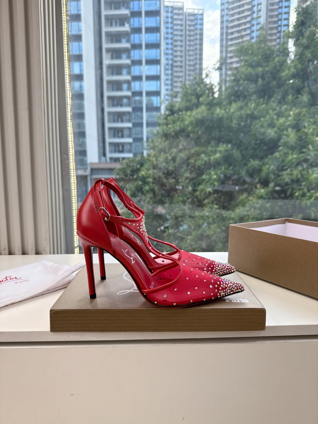 G277Christian Louboutin红底鞋单鞋 选到了颜色真好看呀[色色R]MyTheresa上现在居然 最后