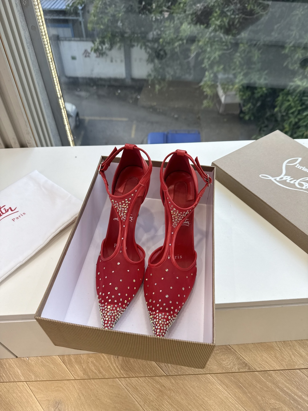 G277Christian Louboutin红底鞋单鞋 选到了颜色真好看呀[色色R]MyTheresa上现在居然 最后
