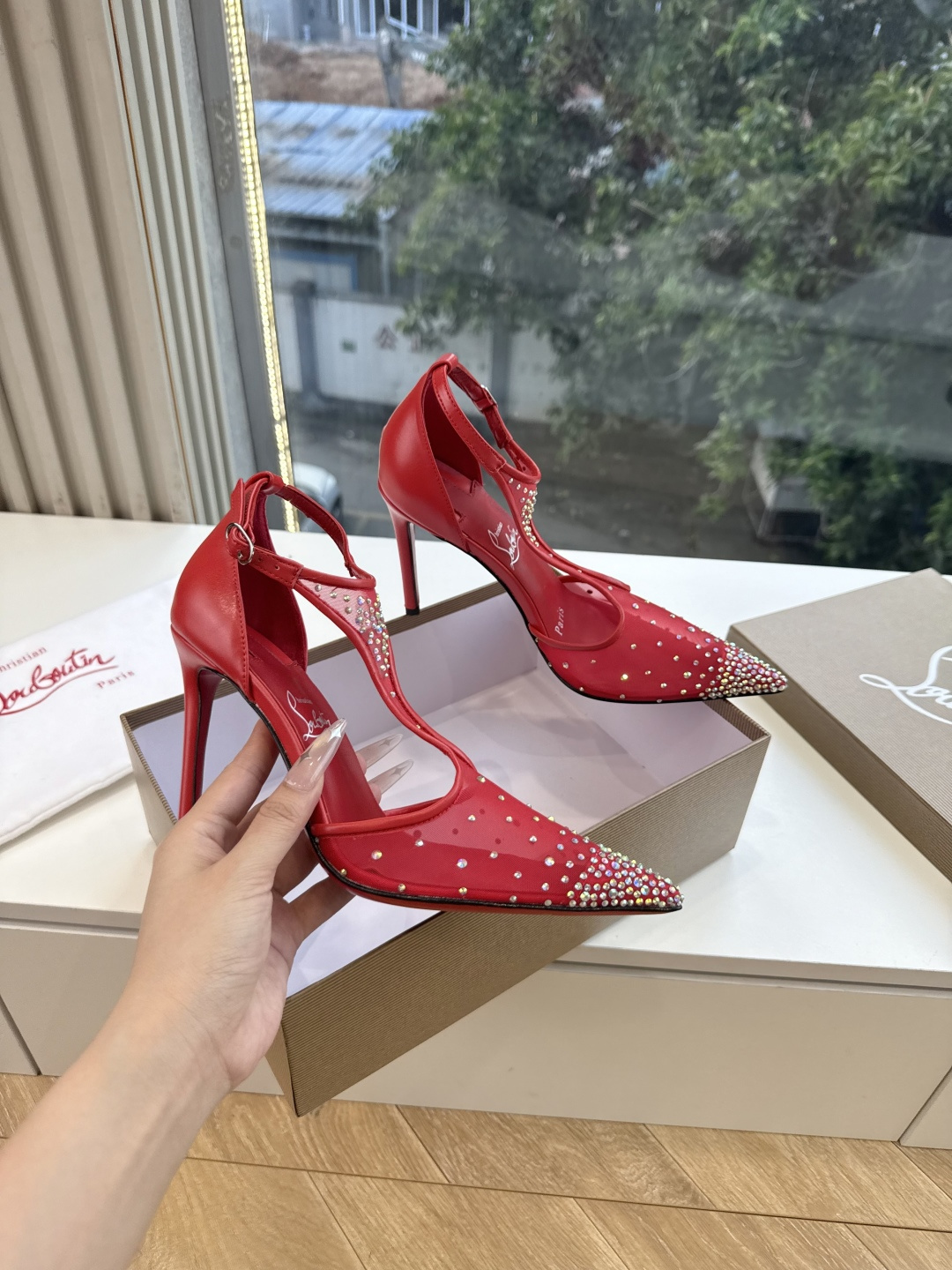 G277Christian Louboutin红底鞋单鞋 选到了颜色真好看呀[色色R]MyTheresa上现在居然 最后