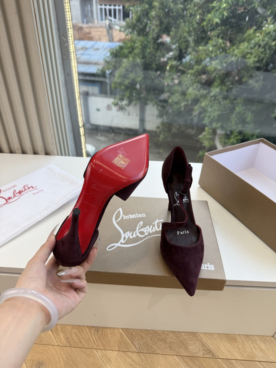 G277Christian Louboutin红底鞋单鞋 选到了颜色真好看呀[色色R]MyTheresa上现在居然 最后